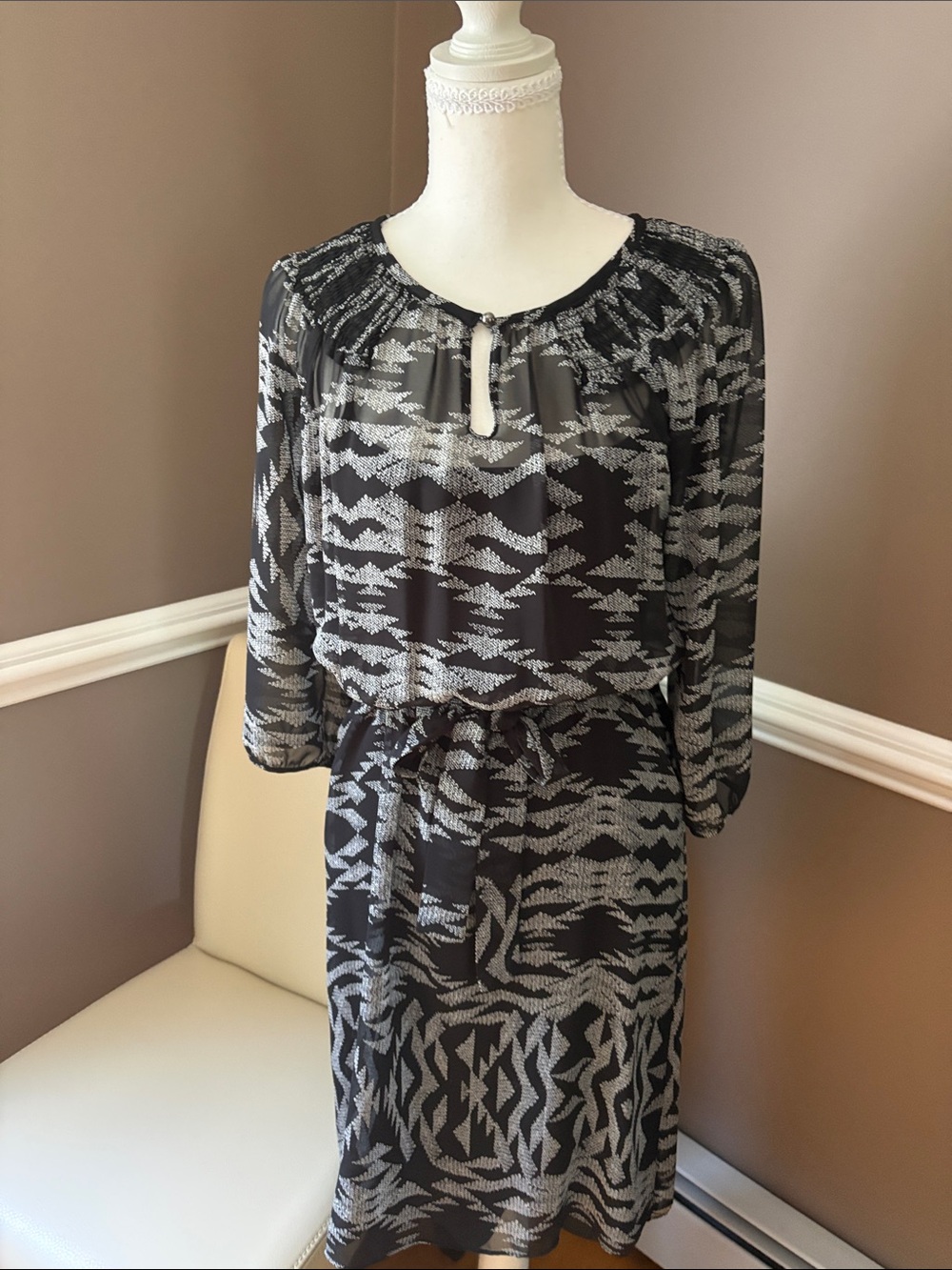 Banana Republic Black and Gray Printed Long Sleeve Tie-Waist Dress
